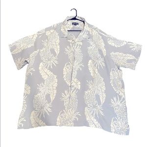 Men a big and Tall 4XL, no pet, non smoker. Like new,  quality material